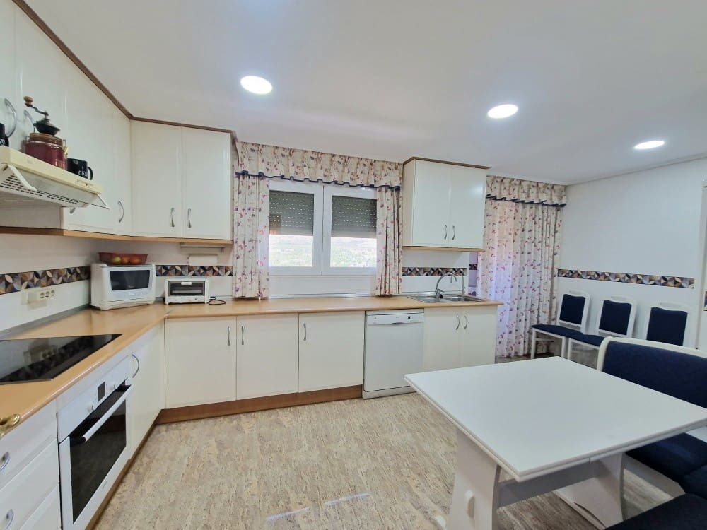 4 soverom Leilighet til salgs i Benidorm med svømmebasseng garasje - € 685 000 (Ref: 9453913)