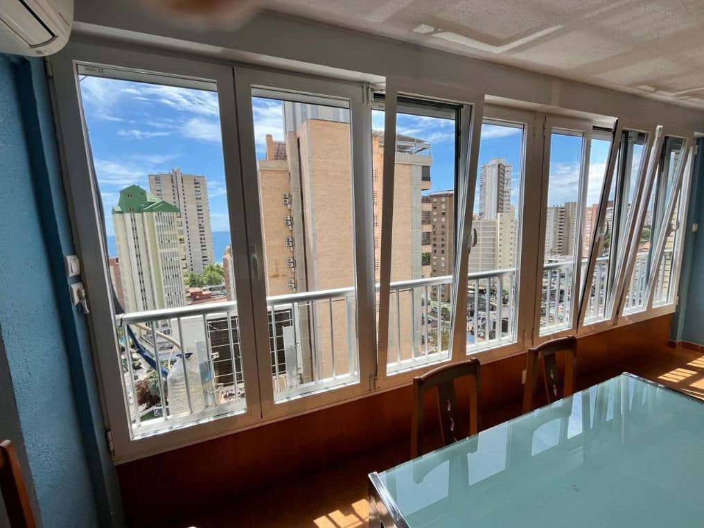 1 soverom Leilighet til salgs i Benidorm med svømmebasseng garasje - € 223 000 (Ref: 9453921)