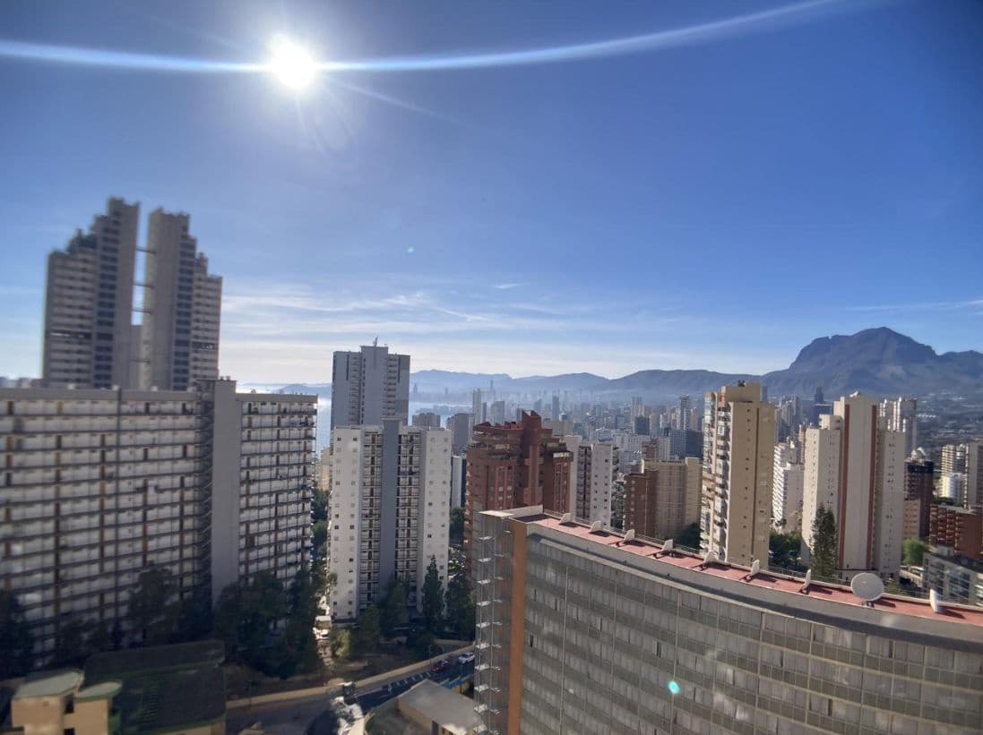 2 soverom Leilighet til salgs i Benidorm med svømmebasseng garasje - € 198 000 (Ref: 9453923)