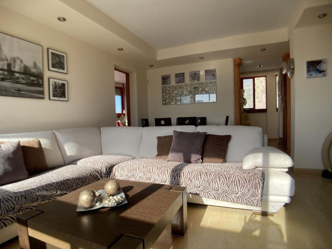 2 soverom Leilighet til salgs i Benidorm med svømmebasseng garasje - € 198 000 (Ref: 9453923)