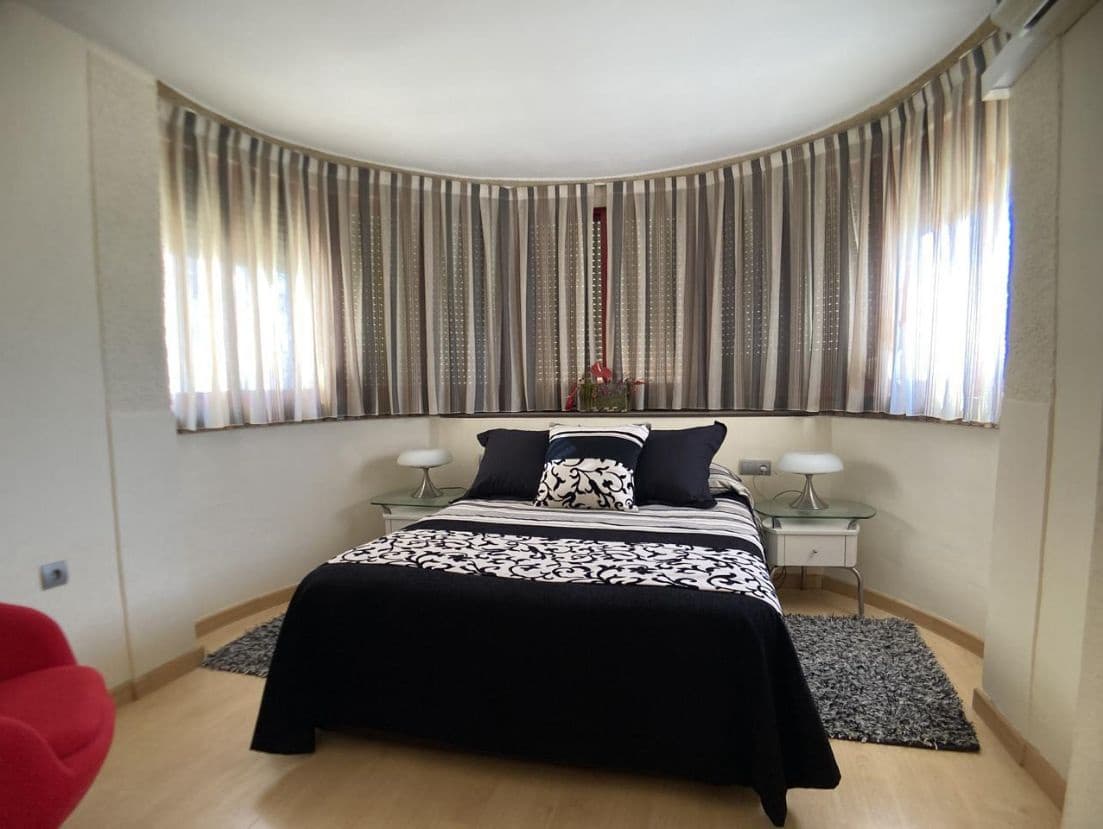 2 soverom Leilighet til salgs i Benidorm med svømmebasseng garasje - € 198 000 (Ref: 9453923)