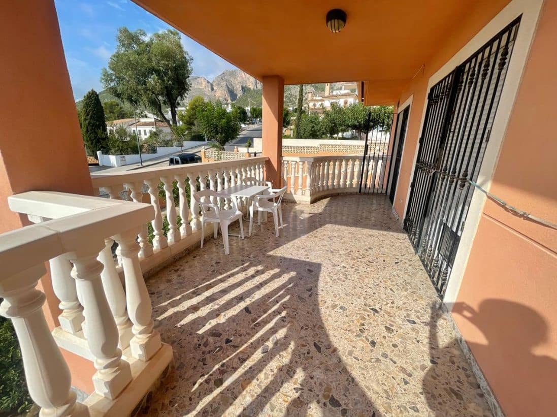 5 bedroom Apartment for sale in Polop with pool garage - € 636,500 (Ref: 9453924)
