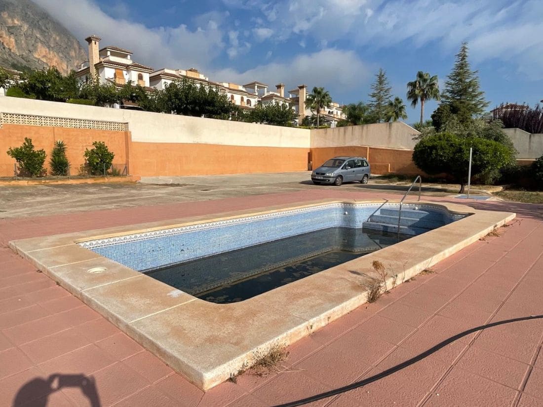5 bedroom Apartment for sale in Polop with pool garage - € 636,500 (Ref: 9453924)