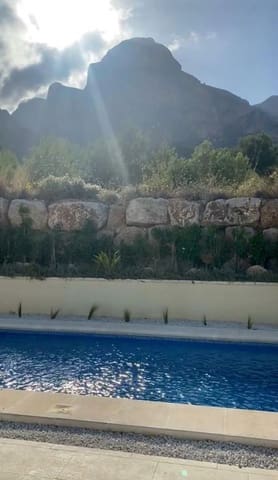 3 sovrum Villa till salu i Polop med pool garage - 560 000 € (Ref: 9453979)