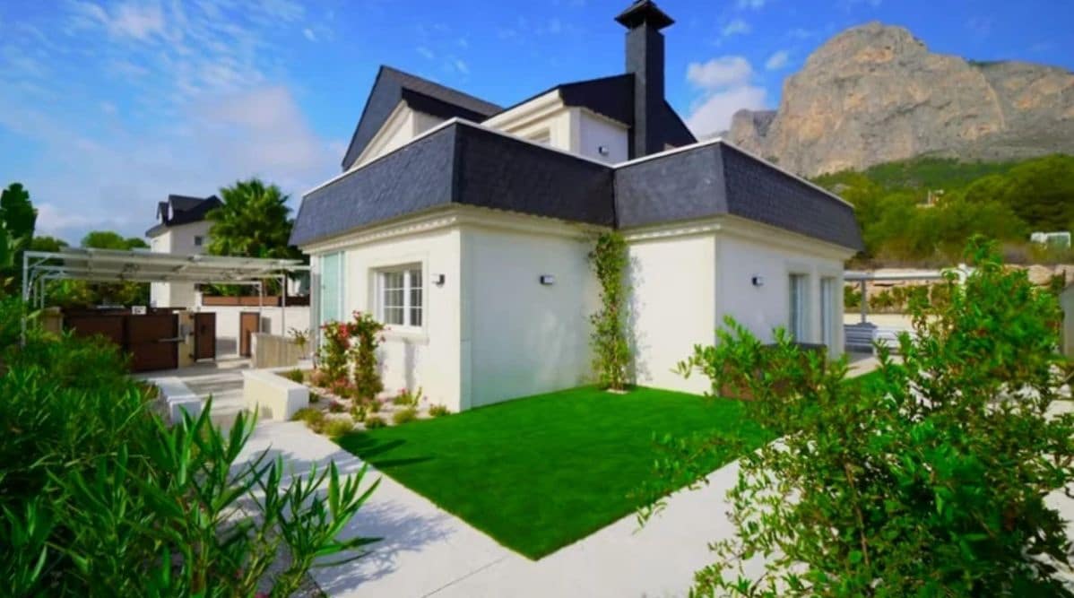 3 sovrum Villa till salu i Polop med pool garage - 560 000 € (Ref: 9453979)