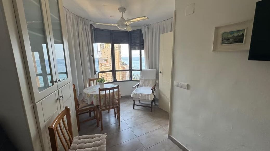 1 soverom Leilighet til salgs i Benidorm med svømmebasseng - € 189 500 (Ref: 9454010)