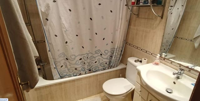 2 makuuhuone Huoneisto myytävänä paikassa Levante, Benidorm mukana uima-altaan 
autotalli - 205 000 € (Ref: 9454015)