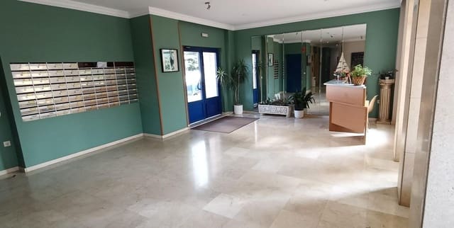 2 makuuhuone Huoneisto myytävänä paikassa Levante, Benidorm mukana uima-altaan 
autotalli - 205 000 € (Ref: 9454015)