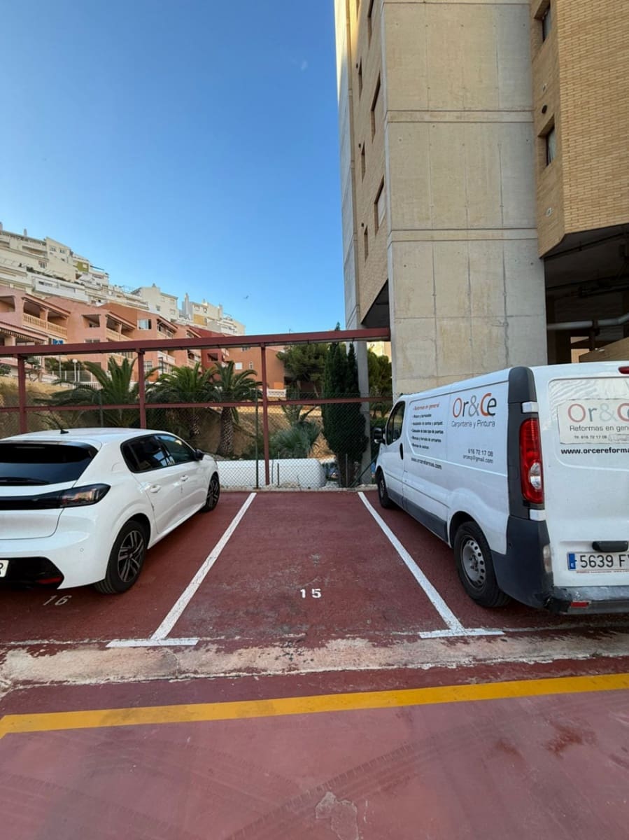 Apartamento de 2 habitaciones en Benidorm en venta con piscina garaje - 240.000 € (Ref: 9454054)