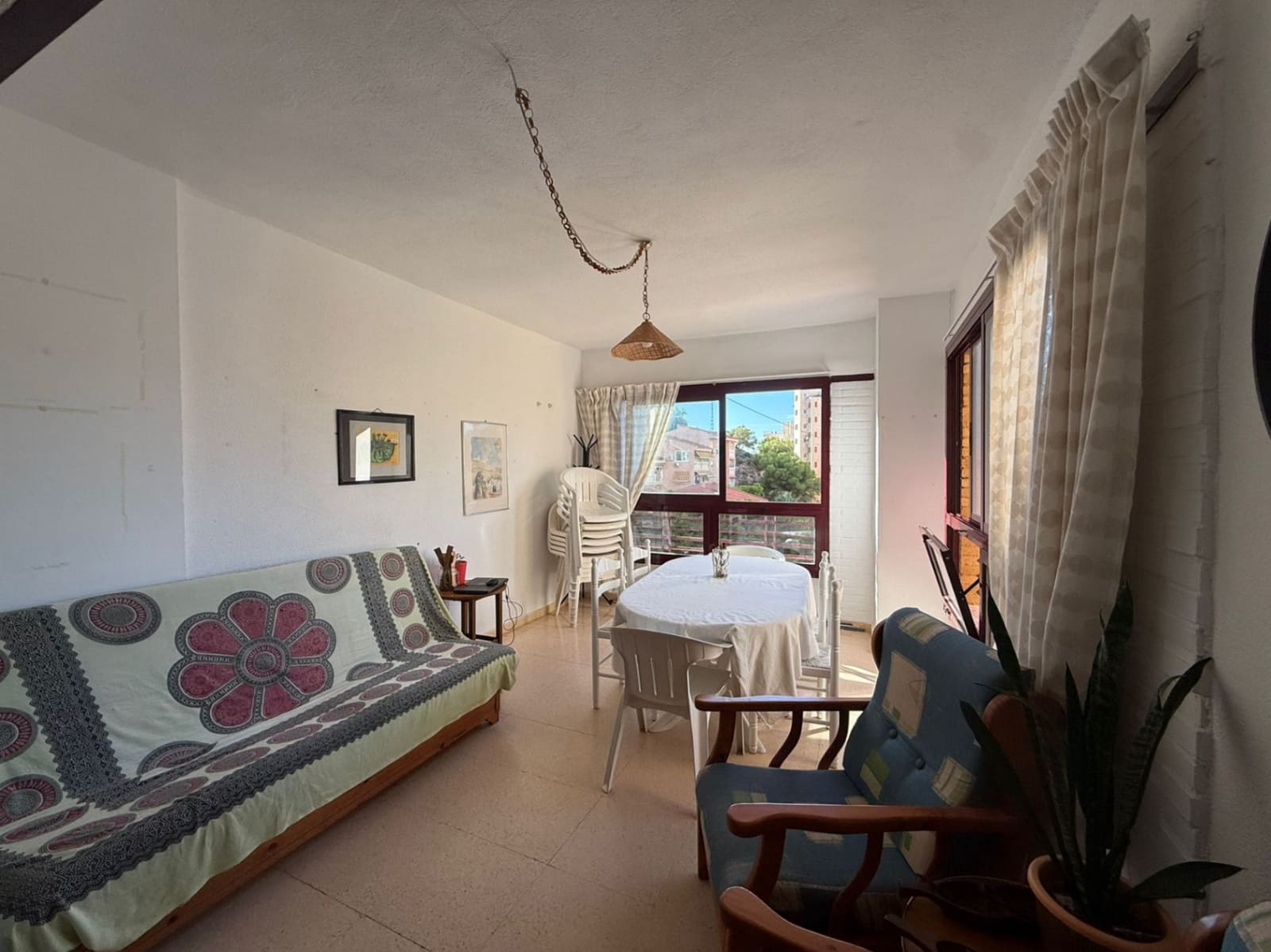 Apartamento de 2 habitaciones en Benidorm en venta con piscina garaje - 240.000 € (Ref: 9454054)