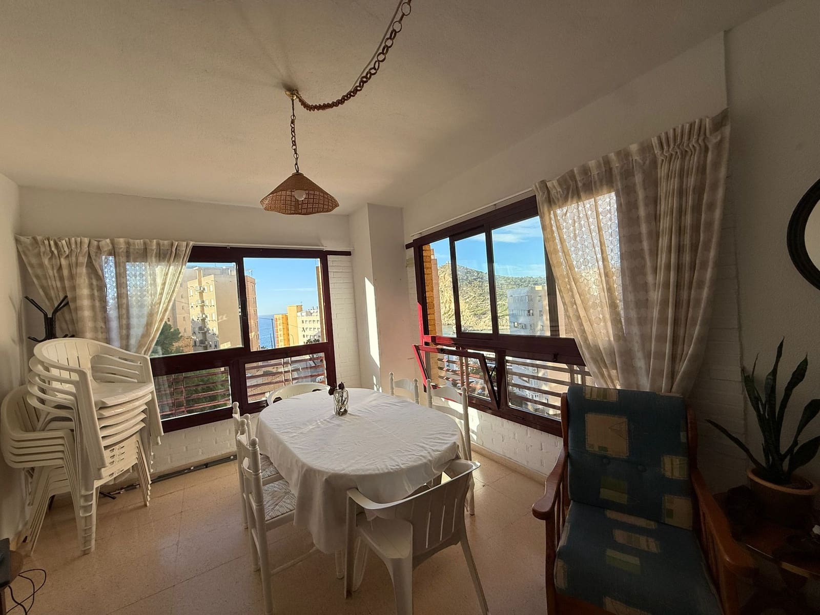 Apartamento de 2 habitaciones en Benidorm en venta con piscina garaje - 240.000 € (Ref: 9454054)