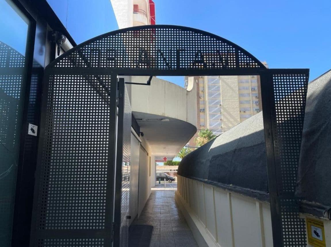 2 bedroom Apartment for sale in Benidorm with pool garage - € 260,000 (Ref: 9454055)