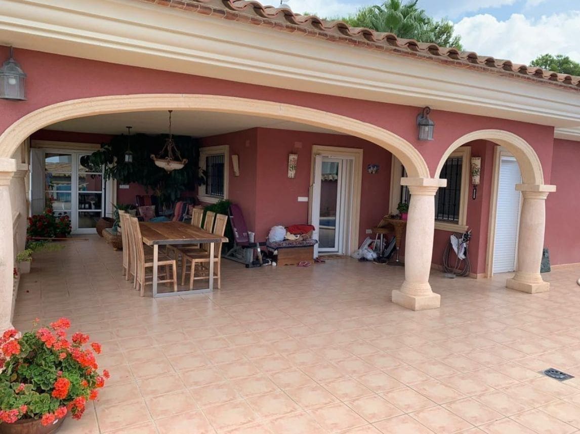 3 bedroom Villa for sale in Altea with pool garage - € 799,000 (Ref: 9454080)