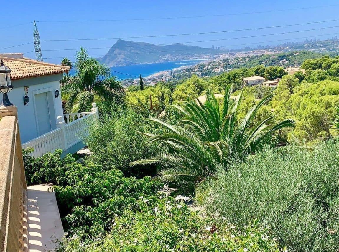 3 bedroom Villa for sale in Altea with pool garage - € 799,000 (Ref: 9454080)