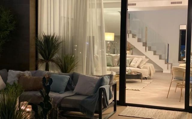 3 sypialnia Dom szeregowy na sprzedaż w Finestrat z basenem garażem - 615 000 € (Ref: 9454081)