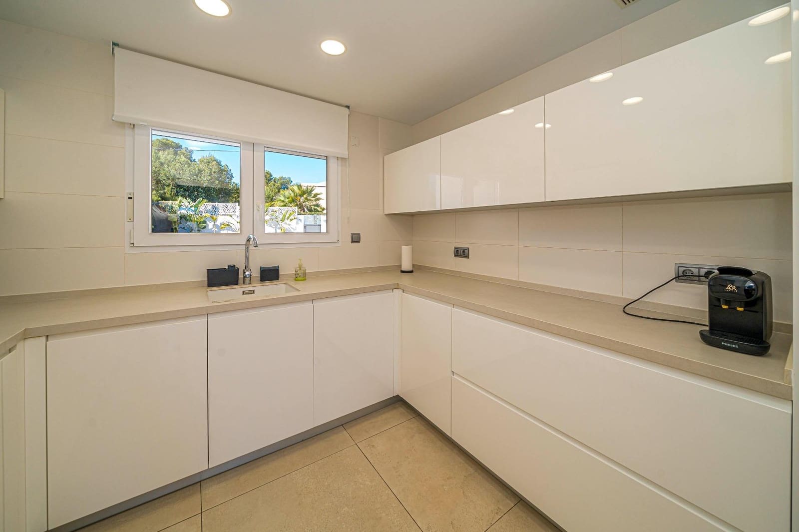 Chalet de 4 habitaciones en Alfaz del Pi / L'Alfàs del Pi en venta con piscina - 975.000 € (Ref: 9454091)