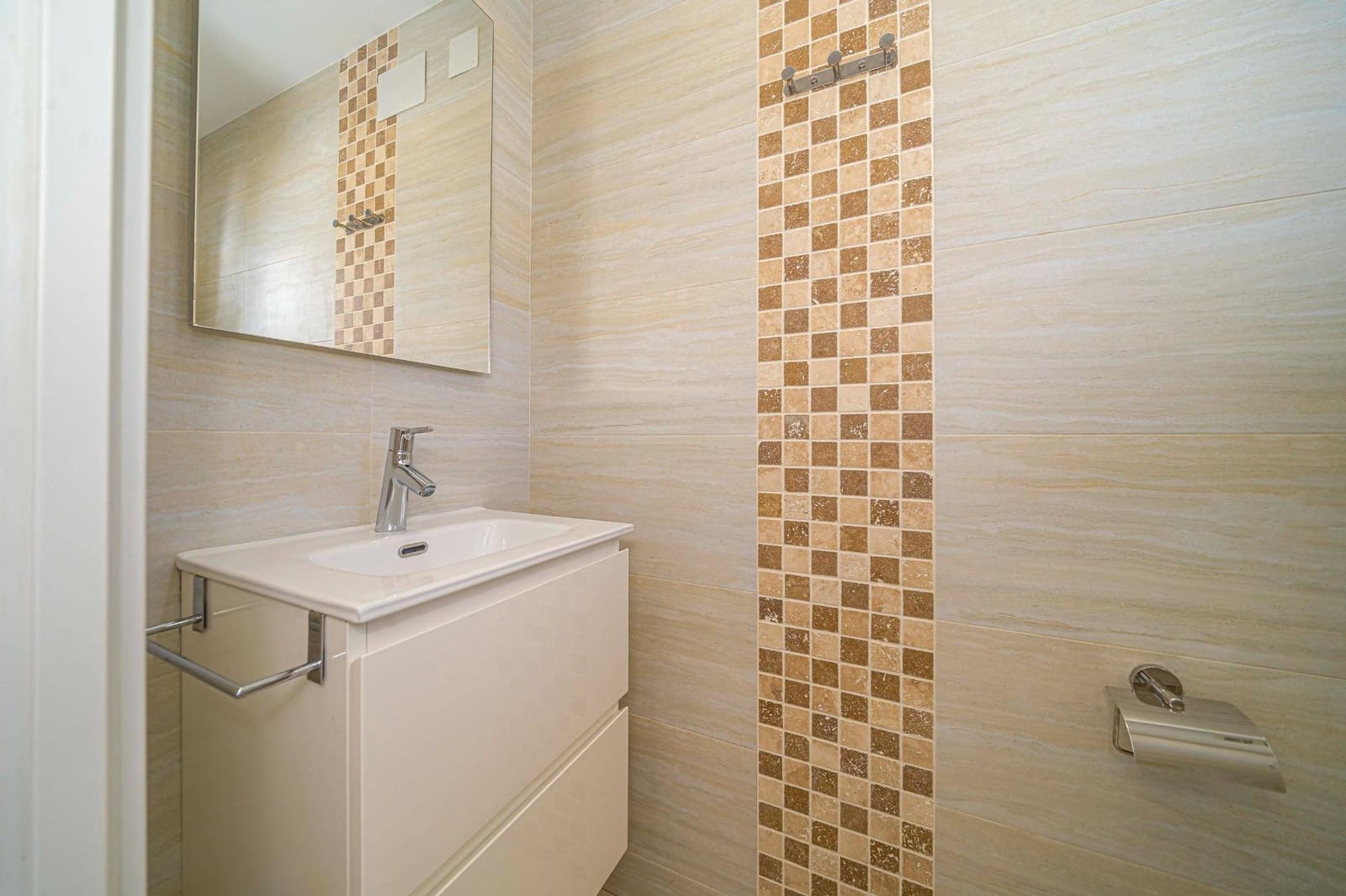 Chalet de 4 habitaciones en Alfaz del Pi / L'Alfàs del Pi en venta con piscina - 975.000 € (Ref: 9454091)