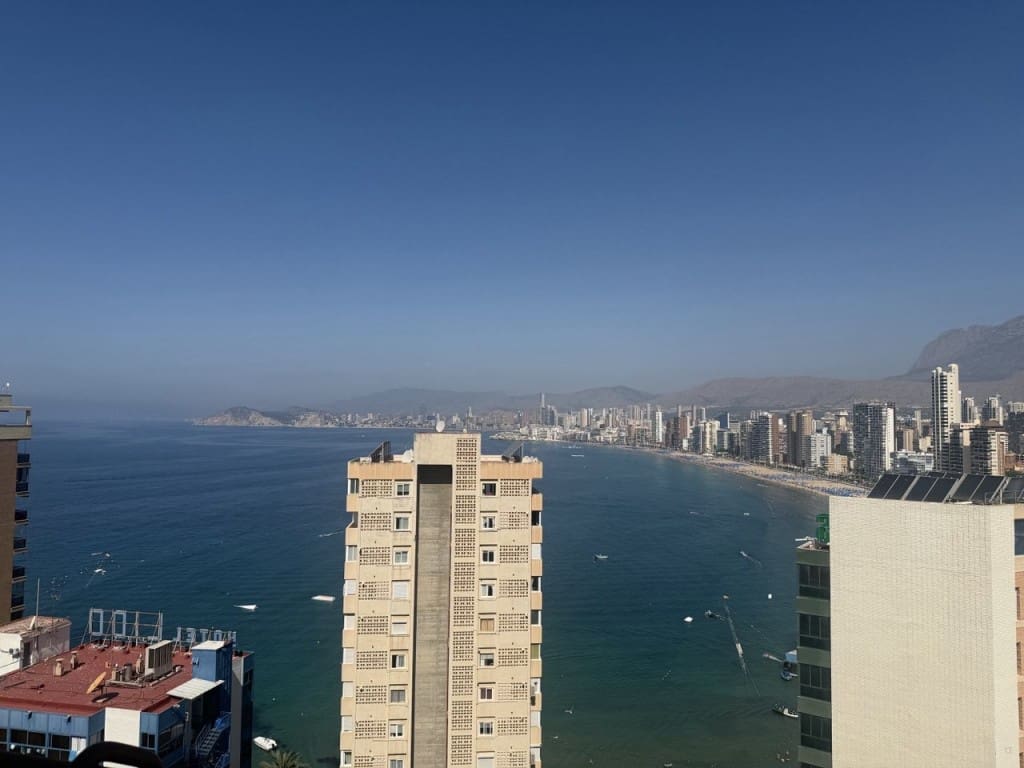 2 bedroom Apartment for sale in Benidorm with pool garage - € 250,000 (Ref: 9454615)