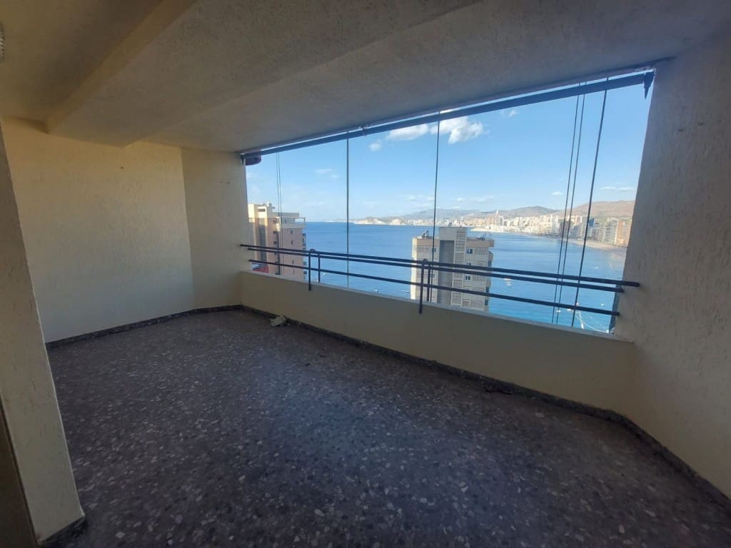 2 bedroom Apartment for sale in Benidorm with pool garage - € 250,000 (Ref: 9454615)