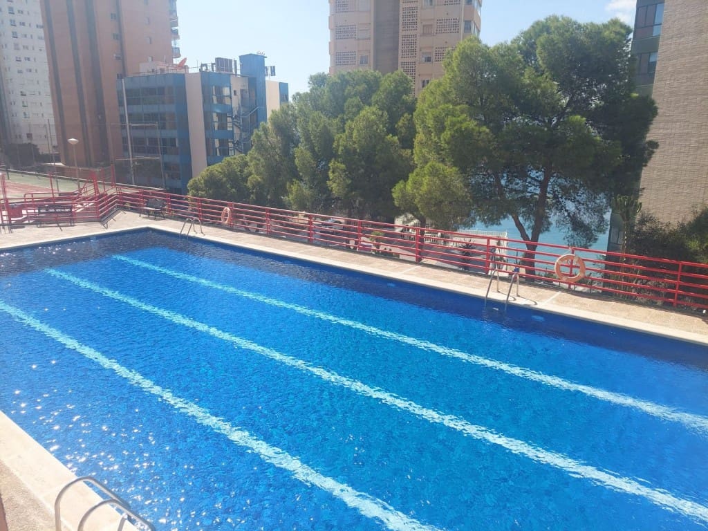 2 bedroom Apartment for sale in Benidorm with pool garage - € 250,000 (Ref: 9454615)