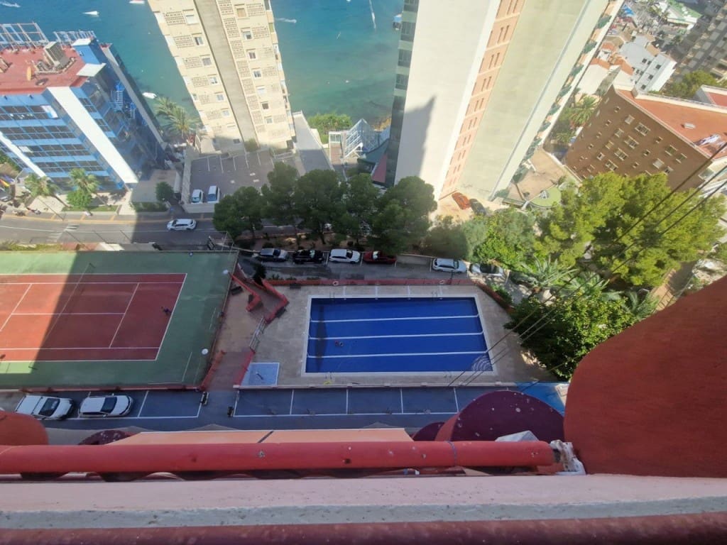 2 bedroom Apartment for sale in Benidorm with pool garage - € 250,000 (Ref: 9454615)