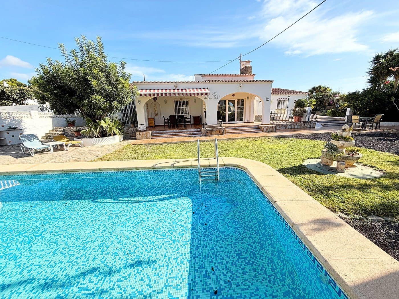 4 bedroom Villa for sale in Calpe / Calp with pool garage - € 540,000 (Ref: 9454621)