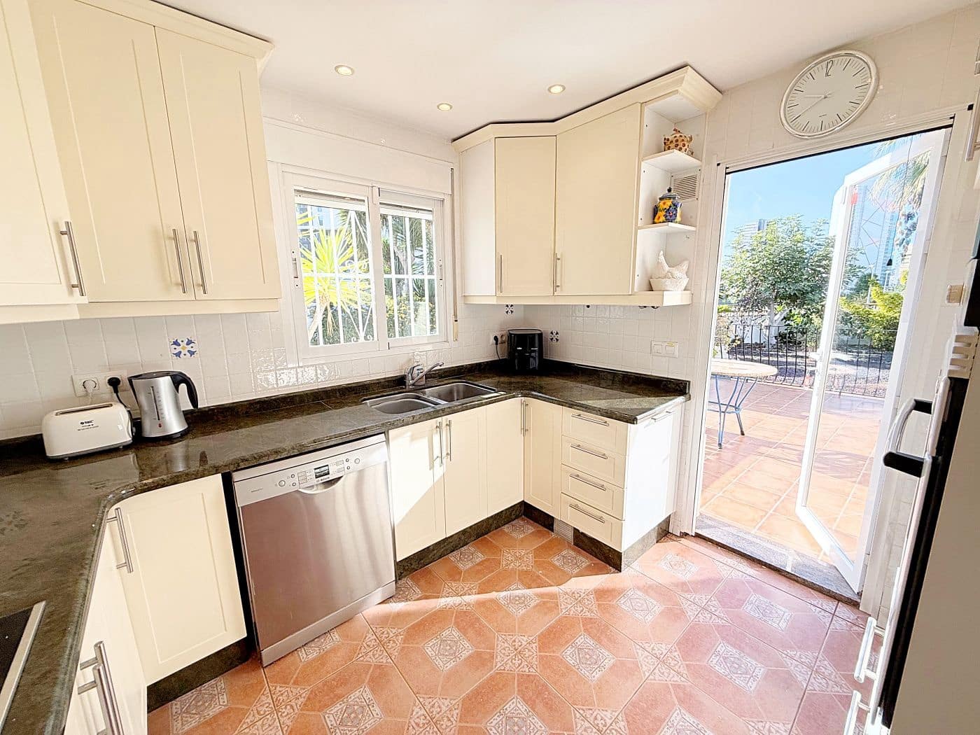 4 bedroom Villa for sale in Calpe / Calp with pool garage - € 540,000 (Ref: 9454621)