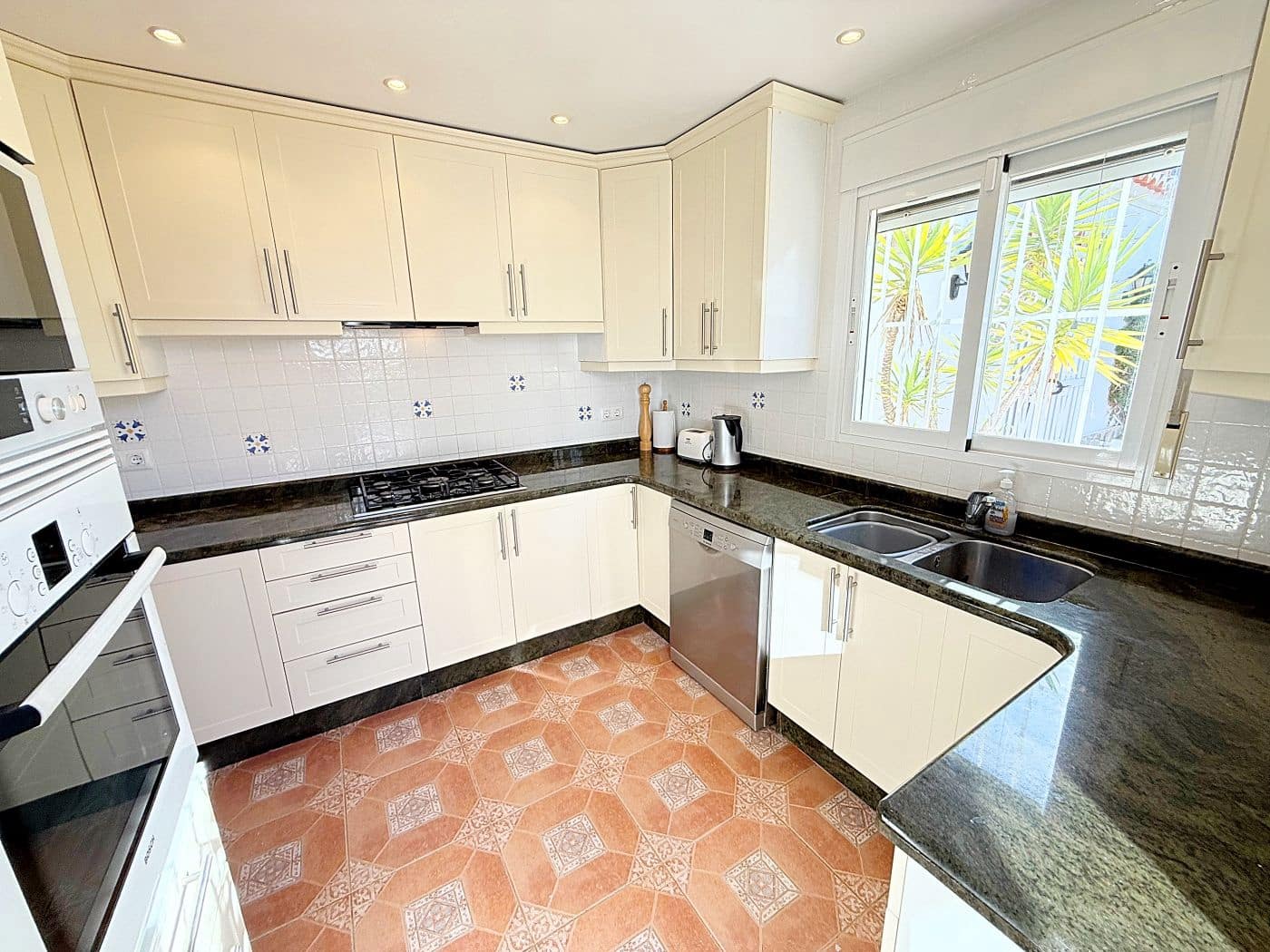 4 bedroom Villa for sale in Calpe / Calp with pool garage - € 540,000 (Ref: 9454621)