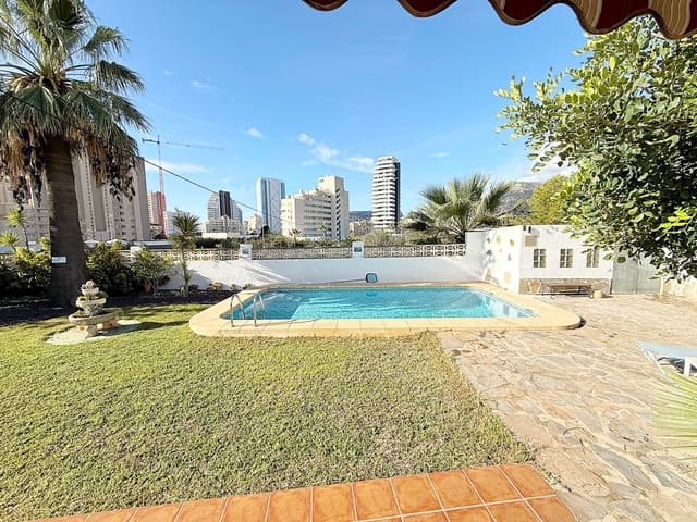 4 bedroom Villa for sale in Calpe / Calp with pool garage - € 540,000 (Ref: 9454621)