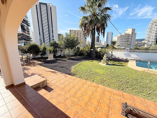 4 bedroom Villa for sale in Calpe / Calp with pool garage - € 540,000 (Ref: 9454621)