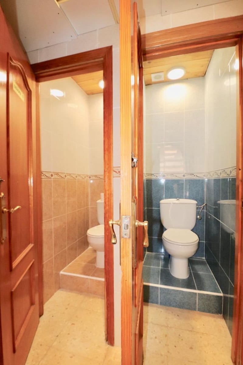 Kommersiell til salgs i Benidorm - € 130 000 (Ref: 9454626)