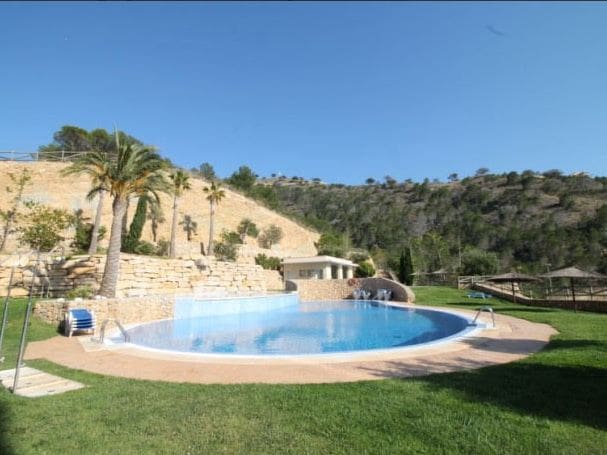 2 bedroom Apartment for sale in Benidorm with pool garage - € 369,500 (Ref: 9454631)