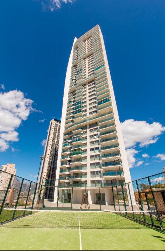 2 bedroom Apartment for sale in Benidorm with pool garage - € 369,500 (Ref: 9454631)