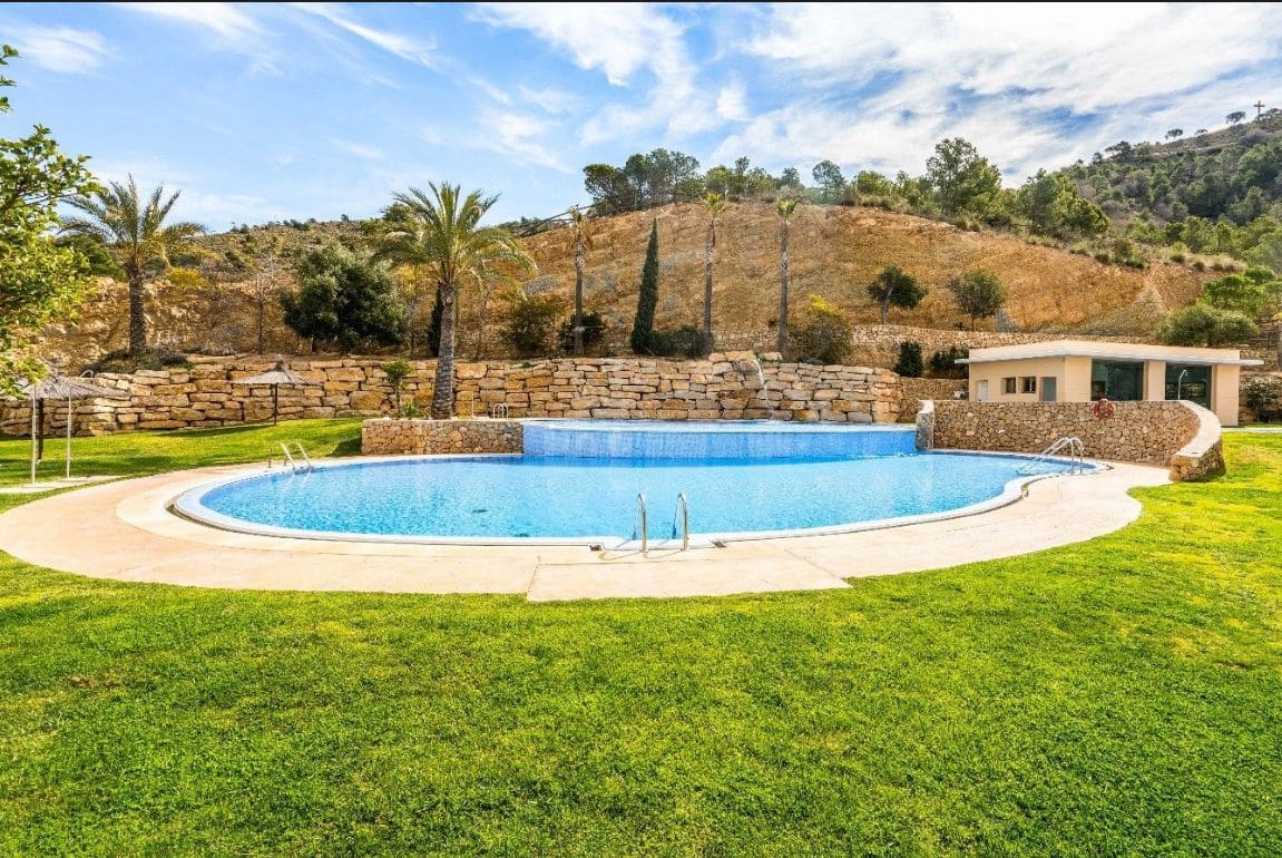 2 bedroom Apartment for sale in Benidorm with pool garage - € 369,500 (Ref: 9454631)