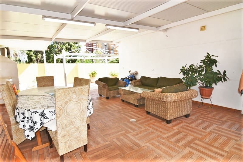 3 sypialnia Willa na sprzedaż w Benidorm z basenem garażem - 405 000 € (Ref: 9454632)