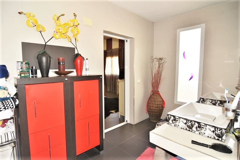 3 sypialnia Willa na sprzedaż w Benidorm z basenem garażem - 405 000 € (Ref: 9454632)