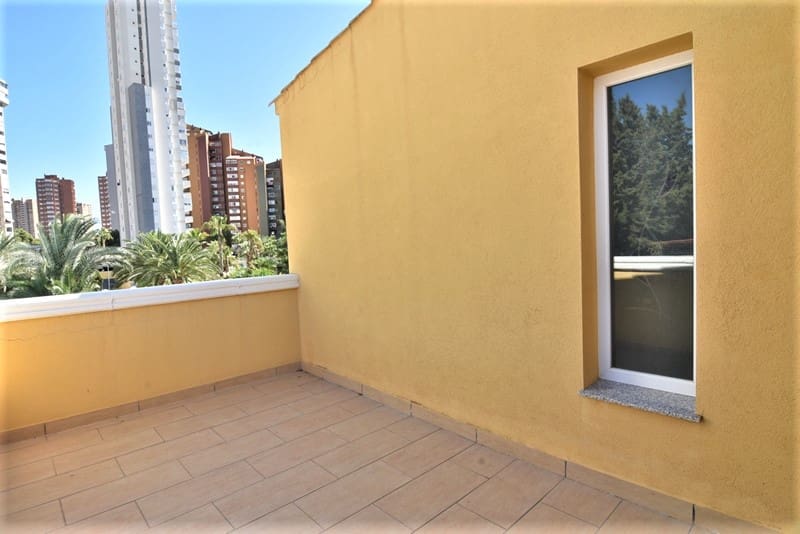 3 sypialnia Willa na sprzedaż w Benidorm z basenem garażem - 405 000 € (Ref: 9454632)