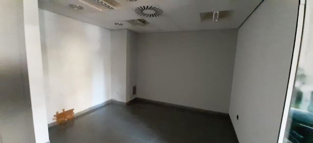 Commercieel te koop in Levante, Benidorm - € 220.000 (Ref: 9454633)