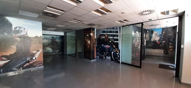 Commercieel te koop in Levante, Benidorm - € 220.000 (Ref: 9454633)