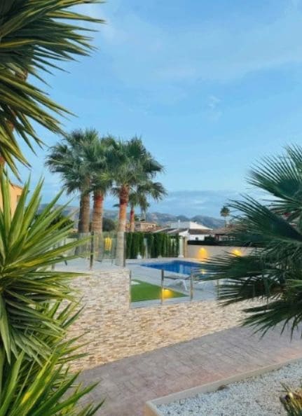 4 soverom Villa til salgs i Alfaz del Pi / L'Alfas del Pi med svømmebasseng garasje - € 1 195 000 (Ref: 9454640)