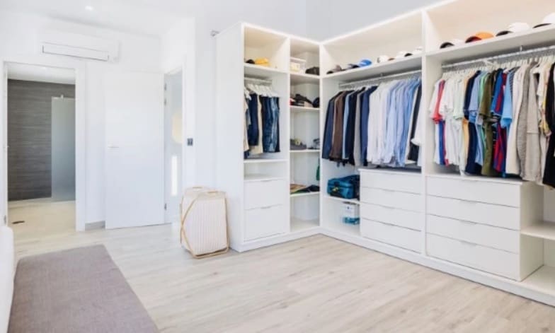 4 soverom Villa til salgs i Alfaz del Pi / L'Alfas del Pi med svømmebasseng garasje - € 1 195 000 (Ref: 9454640)