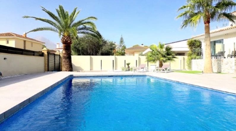 4 soverom Villa til salgs i Alfaz del Pi / L'Alfas del Pi med svømmebasseng garasje - € 1 195 000 (Ref: 9454640)