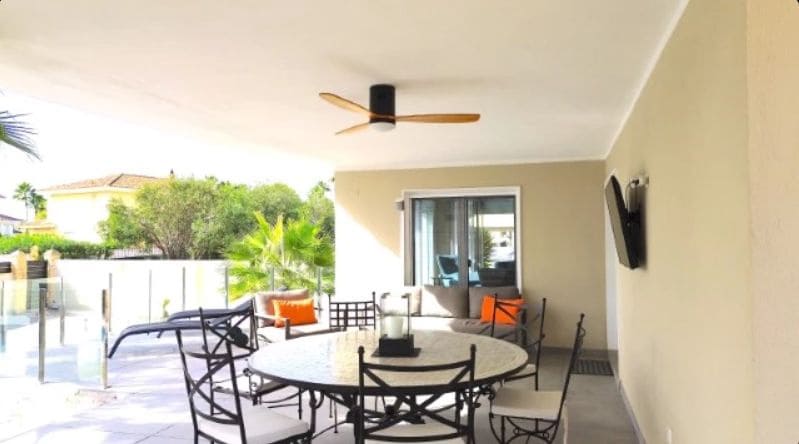 4 soverom Villa til salgs i Alfaz del Pi / L'Alfas del Pi med svømmebasseng garasje - € 1 195 000 (Ref: 9454640)