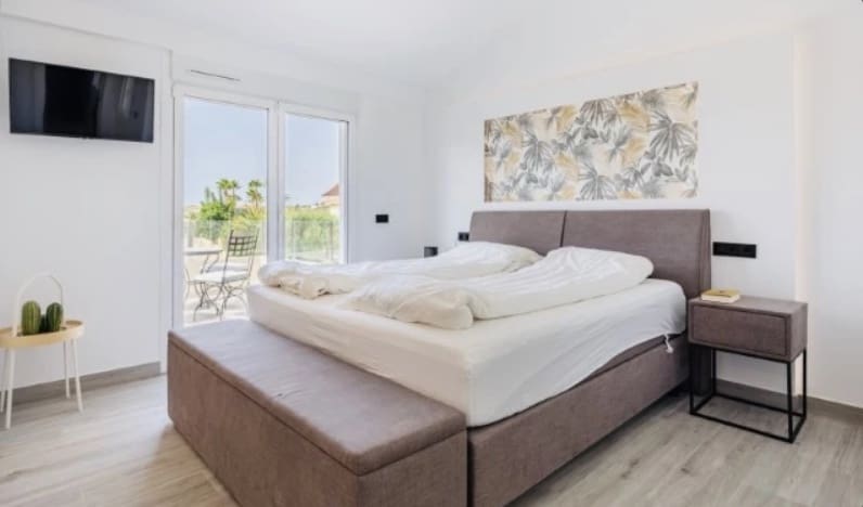 4 soverom Villa til salgs i Alfaz del Pi / L'Alfas del Pi med svømmebasseng garasje - € 1 195 000 (Ref: 9454640)