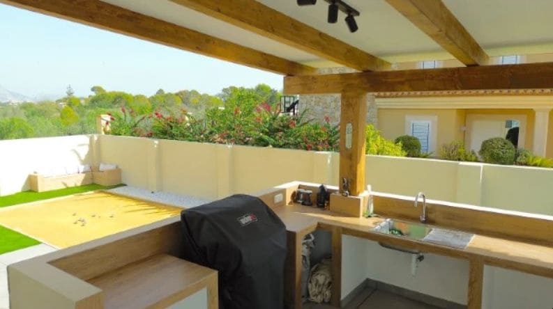 4 soverom Villa til salgs i Alfaz del Pi / L'Alfas del Pi med svømmebasseng garasje - € 1 195 000 (Ref: 9454640)