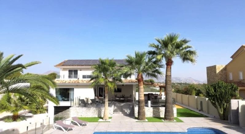 4 soverom Villa til salgs i Alfaz del Pi / L'Alfas del Pi med svømmebasseng garasje - € 1 195 000 (Ref: 9454640)