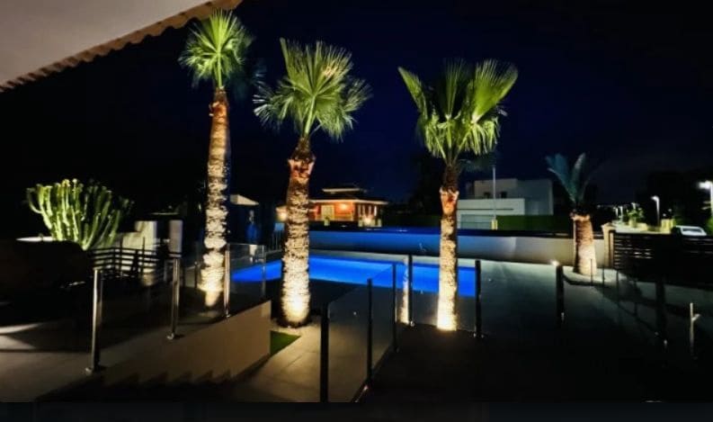 4 soverom Villa til salgs i Alfaz del Pi / L'Alfas del Pi med svømmebasseng garasje - € 1 195 000 (Ref: 9454640)