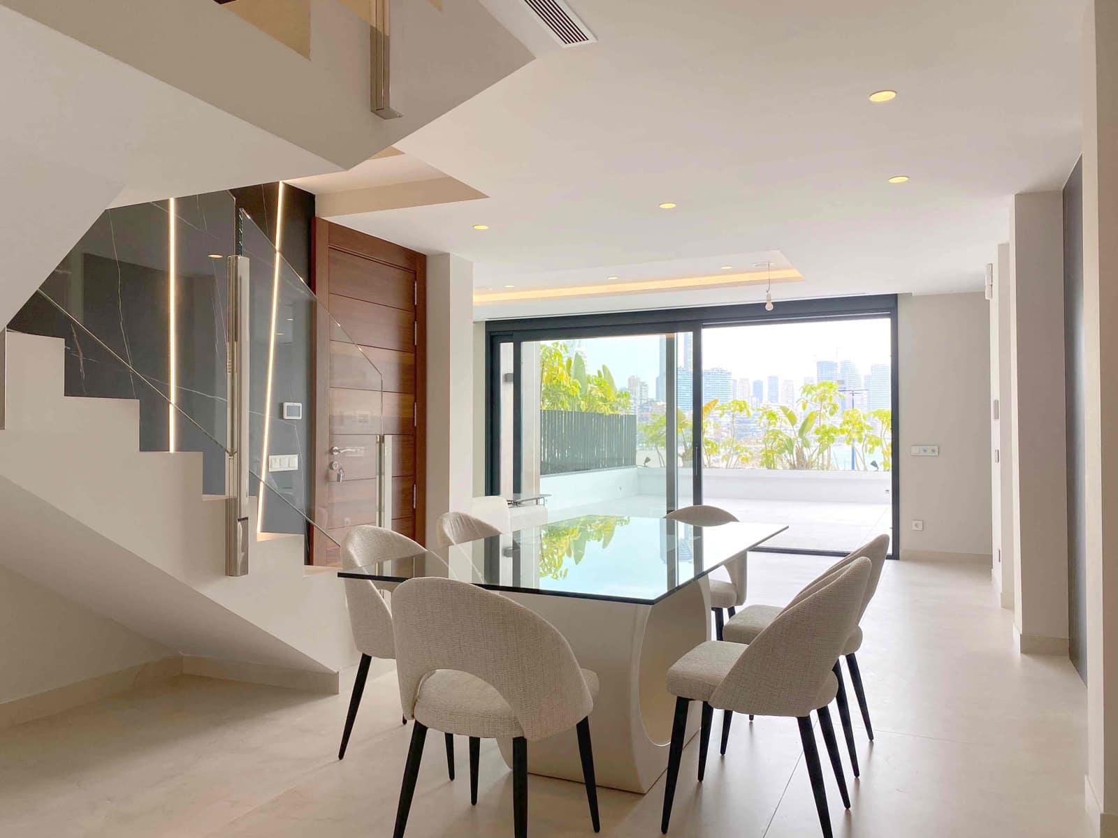 4 sypialnia Penthouse na sprzedaż w Benidorm z basenem garażem - 1 650 000 € (Ref: 9454643)