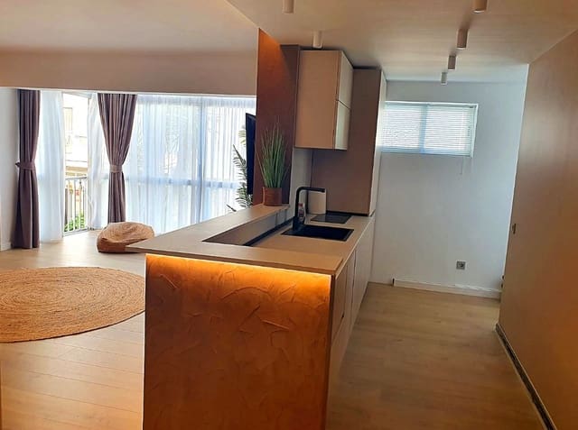 2 makuuhuone Huoneisto myytävänä paikassa Levante, Benidorm mukana 
autotalli - 348 000 € (Ref: 9454647)