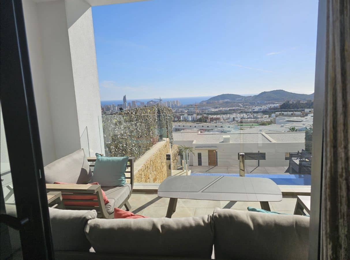 4 bedroom Apartment for sale in Finestrat with pool garage - € 590,000 (Ref: 9454656)